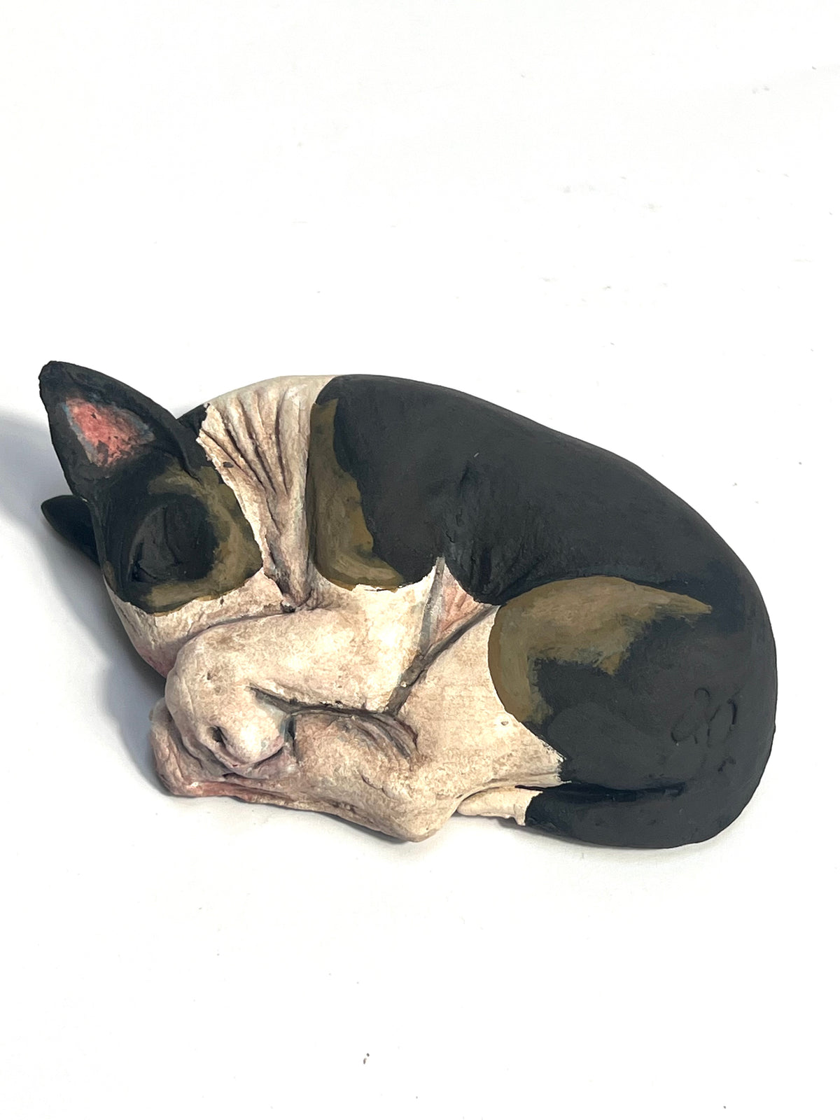 Bully tuck sculpture by Olivia Brown