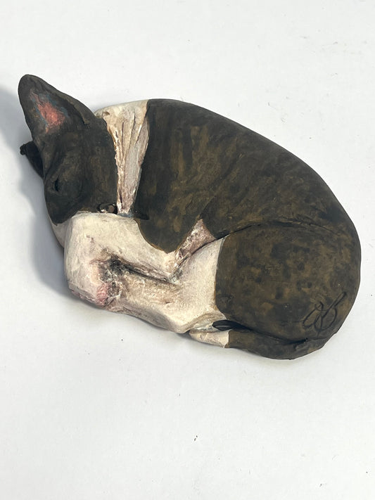 Bully tuck sculpture by Olivia Brown